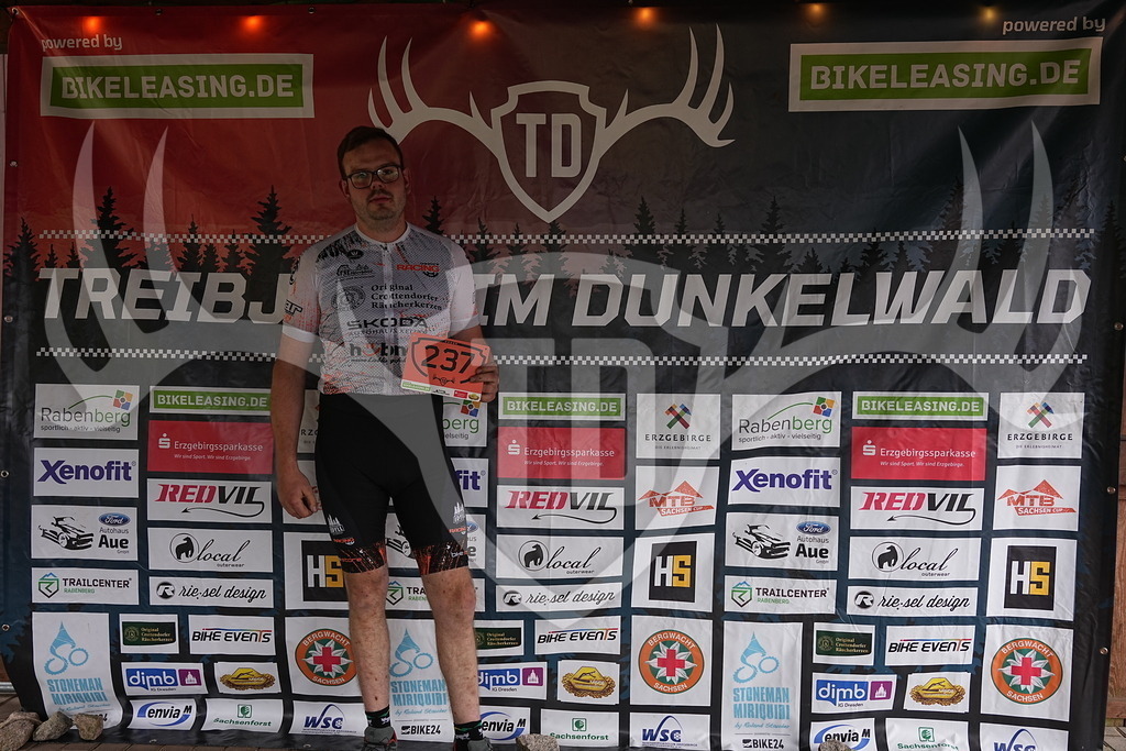 A1_09482 | Fotogalerie der Treibjagd im Dunkelwald - Dein MTB Etappenrennen im Erzgebirge - Realisiert mit Pictrs.com