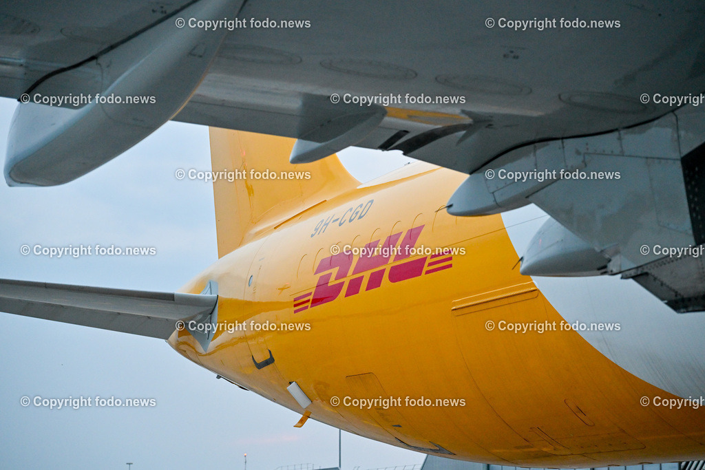 DHL Hoersching_ Warehouse_ Pakete_ Flugzeugbeladung_ 26.06.2023-67 | 26.06.2023, Linz Hoersching, AUT, DHL Hoersching, Warehouse, Flugzeugbeladung Pakete, im Bild Frachtflugzeug 