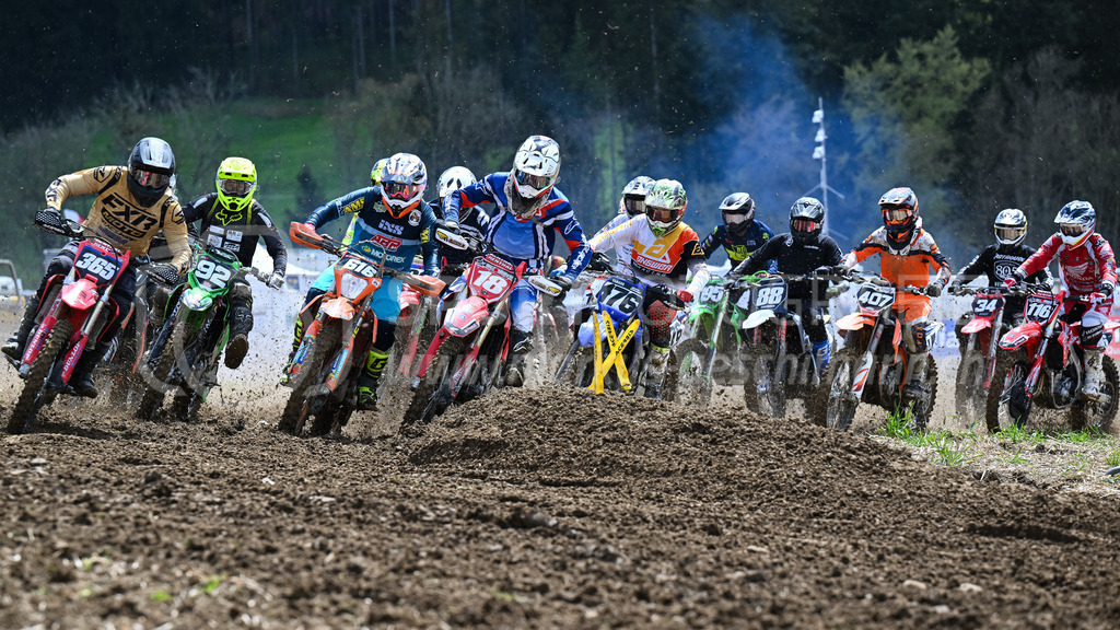 Motocross Schlatt bei Winterthur - 29. April 2023 | #365 Muff Marco aus Winterberg (CH) auf Honda, #92 Koenig Raphael aus Bottenwil (CH) auf Kawasaki, #616 Brunner Daniel aus Muemliswil (CH) auf KTM, #18 Huber Nick aus Honau (CH) auf Honda und #476 Schraner Martin aus Au SG (CH) auf Yamaha in der Kategorie MX2 / TL am Motocross Schlatt bei Winterthur, 29. April 2023.
Instagram: @mx_schlatt | @mc_wila | @sam_schweiz
Bild: Sportfotografie Markus Aeschimann | www.markus-aeschimann.ch - Realisiert mit Pictrs.com