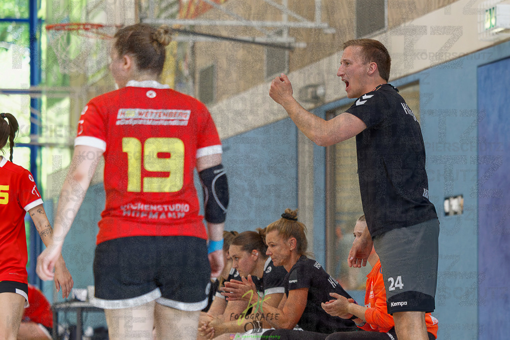 HSG Wettenberg - HSG Lumdatal | Wiederholungs-/Entscheidungsspiel um die Meisterschaft in der Frauen Oberliga Mitte und Aufstieg in die RegionalligaHSG Wettenberg - HSG Lumdatal am 11.05.2025 in Launsbach (Wettenberg) (Halle GS Launsbach (Wettenberg))Photo © 2025 - Jörg Heinrich - Realisiert mit Pictrs.com