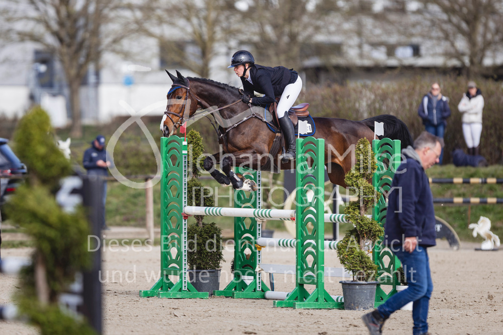 260404_Fruehlingsfest_SprPf-L-235 | Deine schönsten Turniermomente als professionelle Fotos! Entdecke hochwertige Pferdesport-Fotografie im Online-Shop. Jetzt Fotos finden & bestellen!