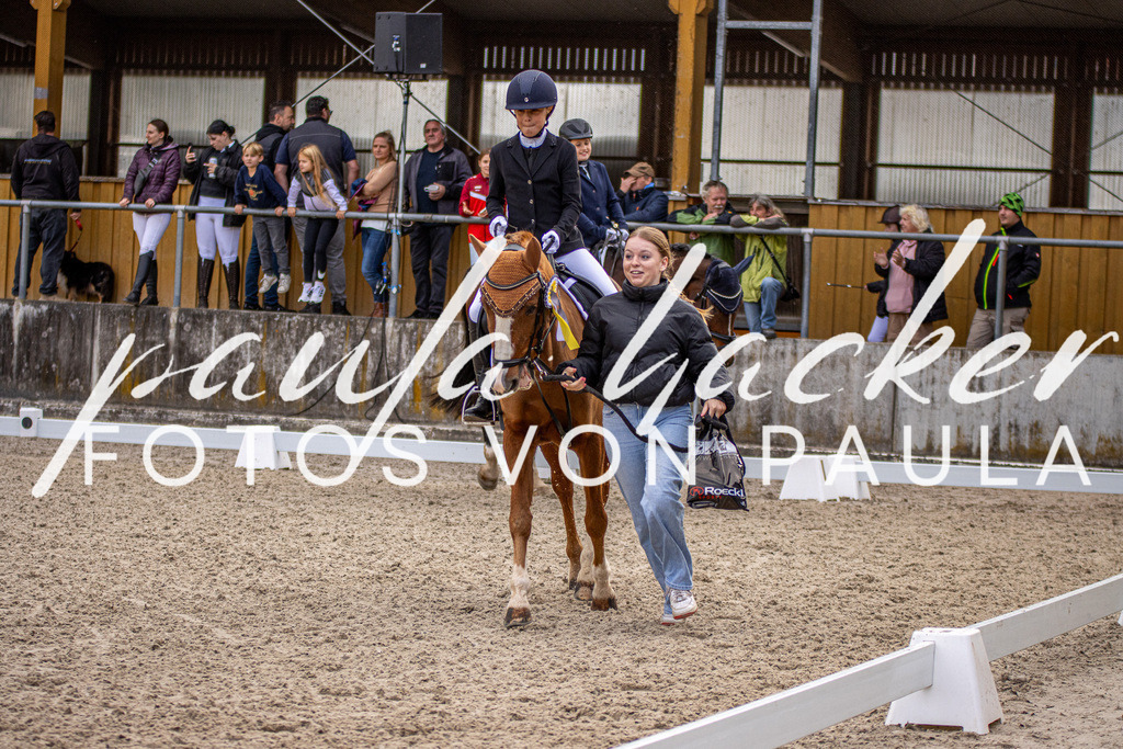 IMG_3523 | Erleben Sie dynamische Sport- und emotionale Tierfotografie in Süddeutschland mit Fotos von Paula. Spezialisiert auf Pferde- und Hundefotografie sowie Sportevents. Kontaktieren Sie mich für einzigartige und ausdrucksstarke Bilder Ihrer besonderen Momente. - Realisiert mit Pictrs.com