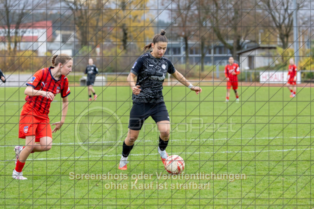 20251115_141414_0113 | #,1.FC Donzdorf (schwarz) vs. 1.FC Heidenheim (rot), Fussball, EnBW-Oberliga B -Juniorinnen, 10. Spieltag, Saison 2025/2026, Rasenplatz, Lautertal Stadion, Süßener Straße 16, 73072 Donzdorf, 15.11.2025 - 14:00 Uhr,Foto: PhotoPeet-Sportfotografie/Peter Harich