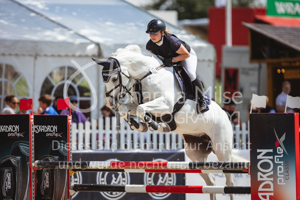 240711_BHO_L-Stil-1-449 | Deine schönsten Turniermomente als professionelle Fotos! Entdecke hochwertige Pferdesport-Fotografie im Online-Shop. Jetzt Fotos finden & bestellen!
