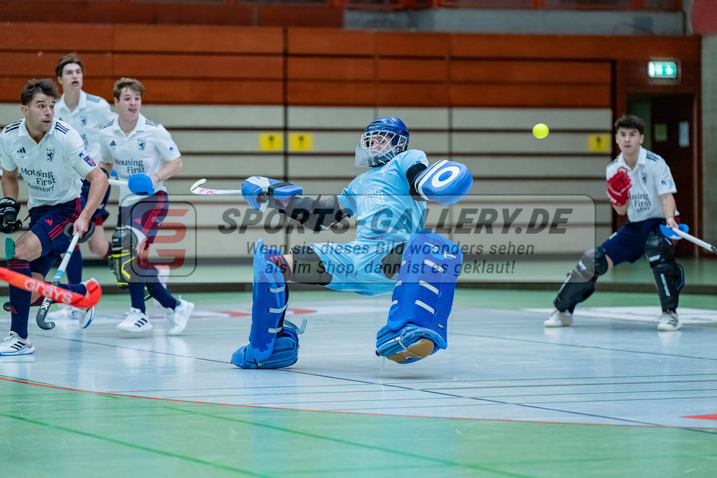 HK_20231217_107549 | 1. Bundesliga Herren Crefelder HC - Düsseldorfer HC  am 17.12.2023 Sporthalle Glockenspitz, Krefeld , Esser Quentin Torwart ( Düsseldorfer HC #24 )