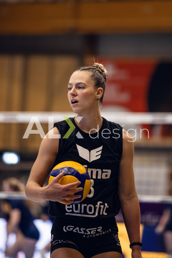Volleyball I Frauen I Saison 2025-2026 I Volleyball NLA | Women I Round 14 I VC Kanti Schaffhausen - NLZ Volleyball Academy Zürich I 16.01.2026 | VC Kanti Schaffhausen - 8 Lina-Marie Lieb (DE) – Aussen - Realisiert mit Pictrs.com