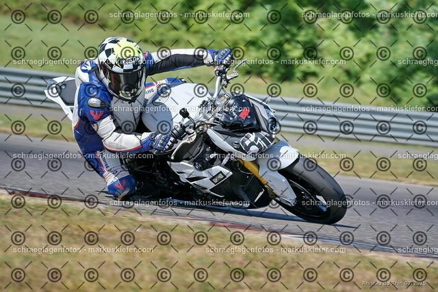 25bt04-0198 | markuskiefer.com - Realisiert mit Pictrs.com
