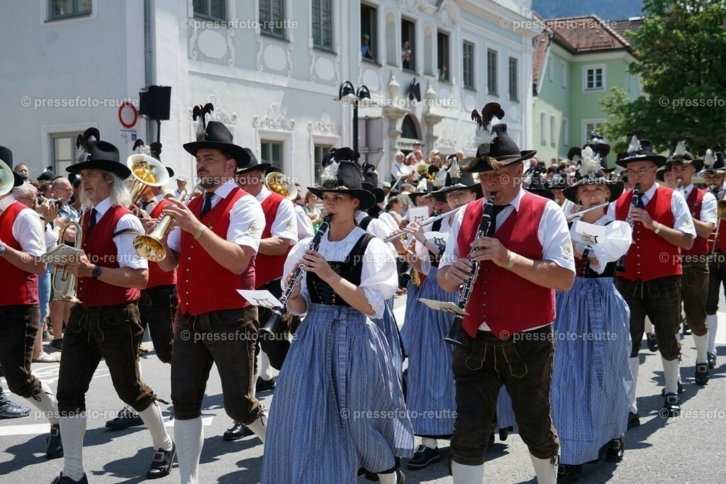 24d-ELMEN-Bundesmusikfest-2023-Juni16-Reutte-DSC06673 | Info aus dem Bezirk Reutte/Ausserfern Tirol sowie eine umfangreiche Bilddatenbank über die gesamte Region: Lechtal, Talkessel Reutte, Tannheimertal, Zwischentoren. Lech, Plansee, Zugspitze, Grenztunnel, B179, Fernpassstraße, Verkehr, Lawinen, Tradition, - Realisiert mit Pictrs.com