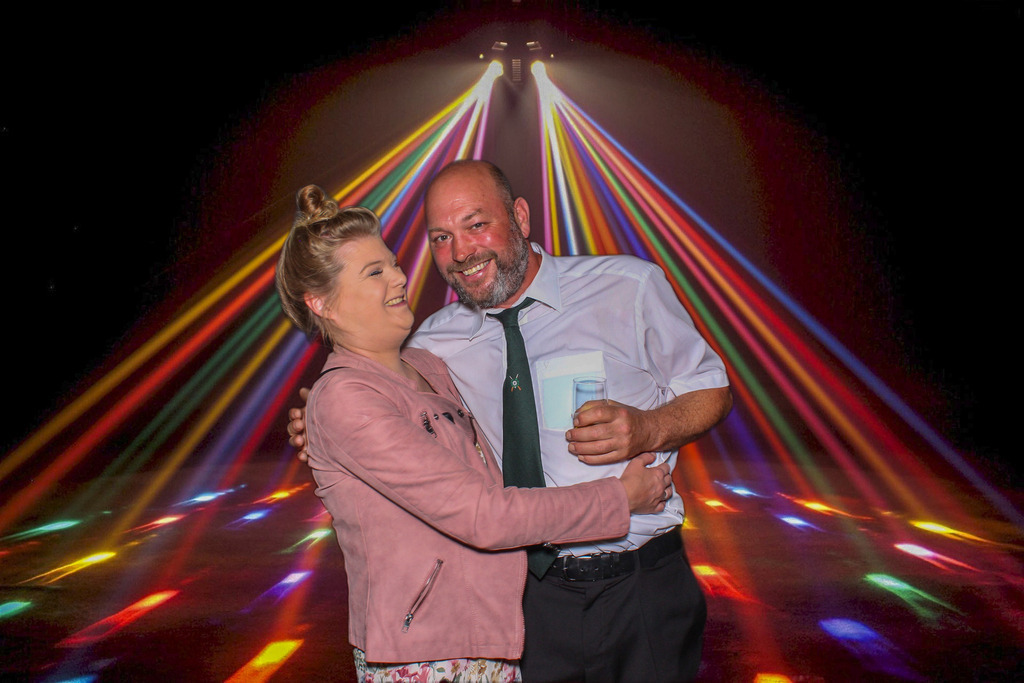 top-top.de-250628-005 | Foto, Video, Fotografie, Videografie, Fotobox, DJ, Discjockey, Musik, Musikbox, Veranstaltung, Photobooth, Amazon, Ebay, Buchtipp, Bestseller, Autor, Verlag, Buch, Wesel, Hamminkeln, NRW, Dinslaken, Rees, Drohne, Hochzeit, Party, Fotobox, Wesel, Fotograf