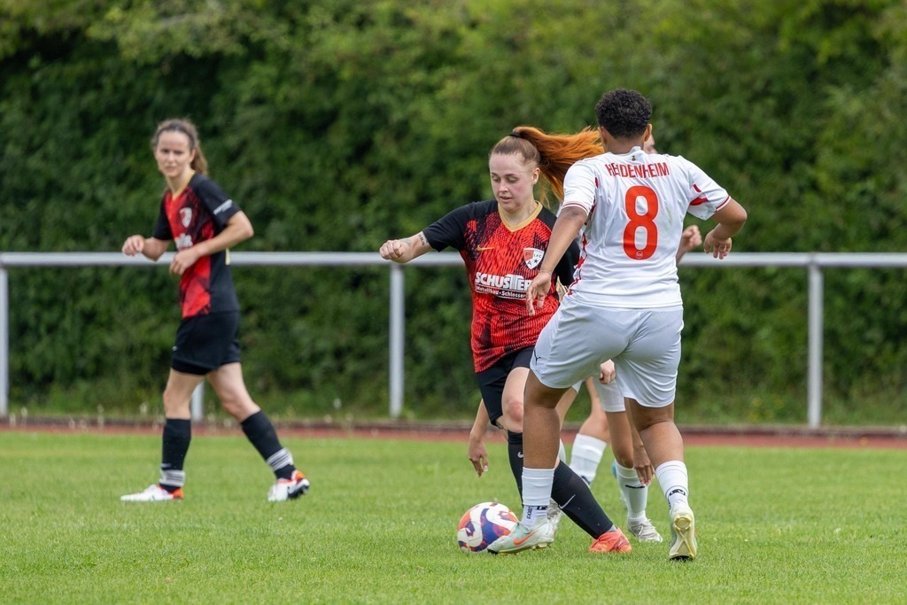 Fußball I FRAUEN I Saison 2025-2026 I Freundschaftsspiel I SGM Alfdorf-Mögglingen - 1FC Heidenheim 1846 I_250817_9438 | Fotopresso – Sportfotografie in Heidenheim & Umgebung. Professionelle Sportfotografie für unvergessliche Momente. Dynamische Action-Shots, emotionale Szenen & hochwertige Bilder. - Realisiert mit Pictrs.com