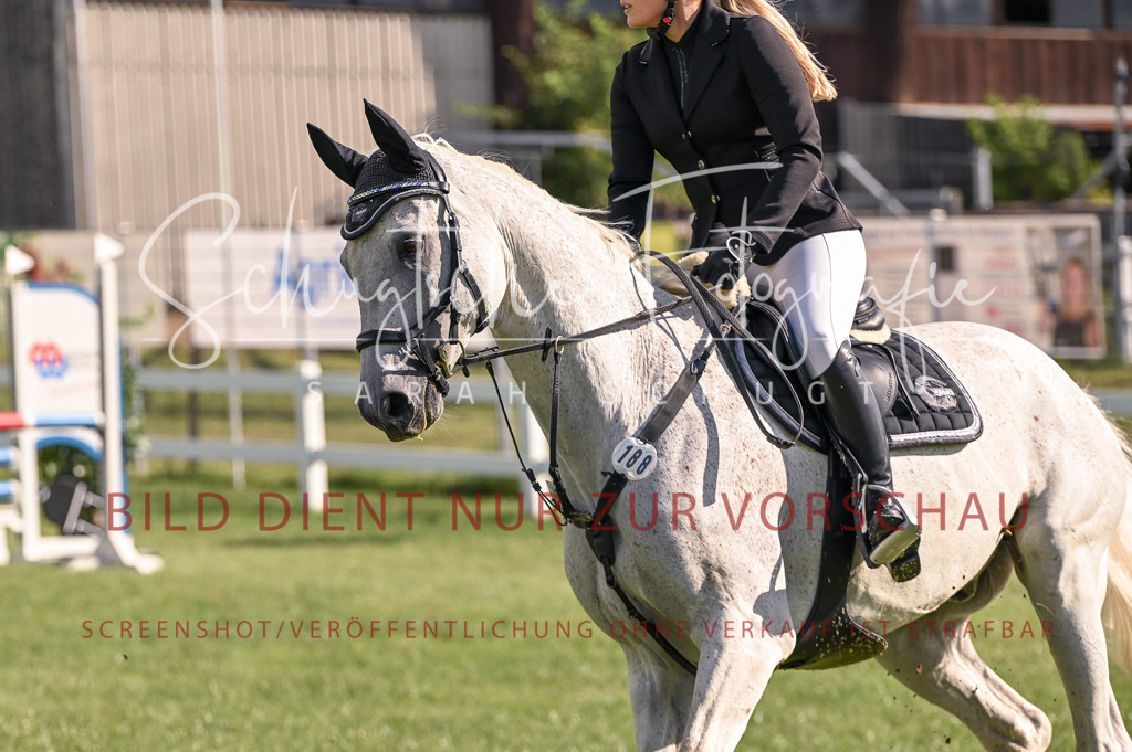 Schugtsche-Düren.2024-07.Amat.Springprf.A__-128 | Schugtsche Fotografie - Realisiert mit Pictrs.com