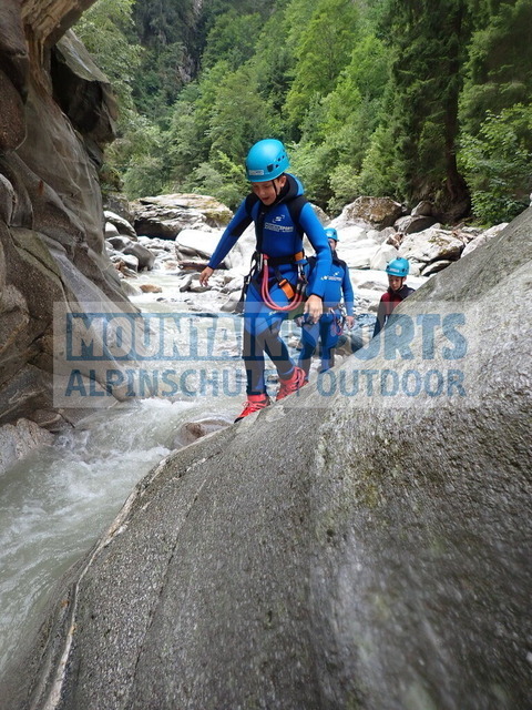 P8060061 | Bestelle die Bilder deines Berg- oder Wasser-Abenteuers mit Mountain Sports bequem von zu Hause aus direkt über unseren Online Fotoshop von pictrs.com. - Realisiert mit Pictrs.com
