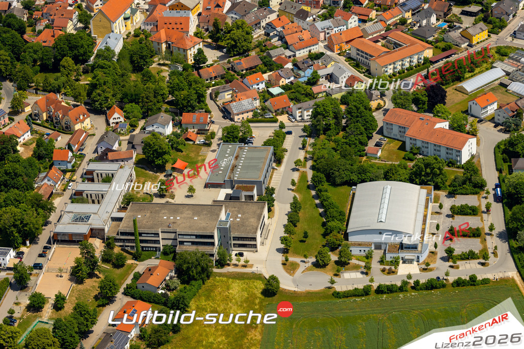 Das Luftbild zeigt : Tangrintel Halle Hemau - Die Luftaufnahme wurde 2023 vom UL-Flugzeug aus erstellt ( keine Drohne ) - Hochauflösende Luftaufnahme - Für grossformatige Ausdrucke geeignet. Die Geschenkidee !Mit Lizenz und Bildrechte bestellbar