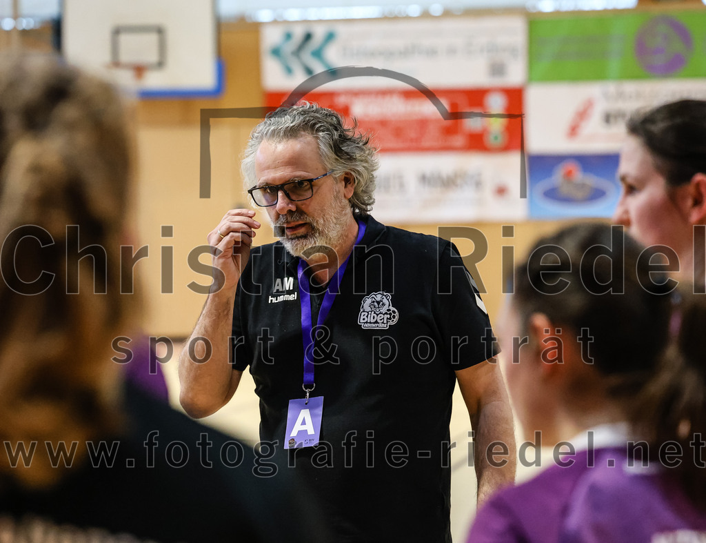 2024-02-24_054_SpVgg_Altenerding_gegen_SSG_Metten_Frauen | Erding, Deutschland, 24.02.2024:
Handball, Bezirksoberliga Frauen Altbayern 2023 / 2024, 15. Spieltag, SpVgg Altenerding gegen SSG Metten, Endergebnis: 32:28

Trainer Andreas Mittermeier (SpVgg Altenerding)

Foto: Christian Riedel / fotografie-riedel.net
