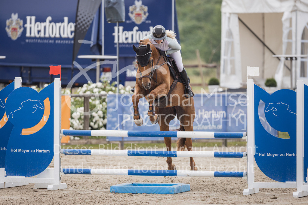 230622_PfSpTa_SprPfA2-125 | Deine schönsten Turniermomente als professionelle Fotos! Entdecke hochwertige Pferdesport-Fotografie im Online-Shop. Jetzt Fotos finden & bestellen!