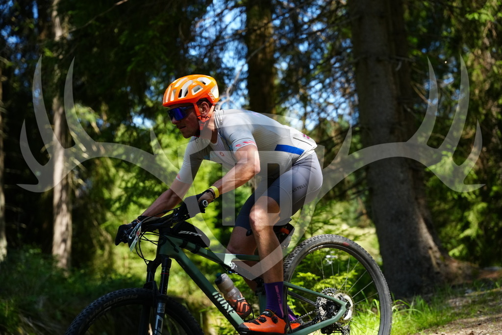 FC101521 | Fotogalerie der Treibjagd im Dunkelwald - Dein MTB Etappenrennen im Erzgebirge - Realisiert mit Pictrs.com