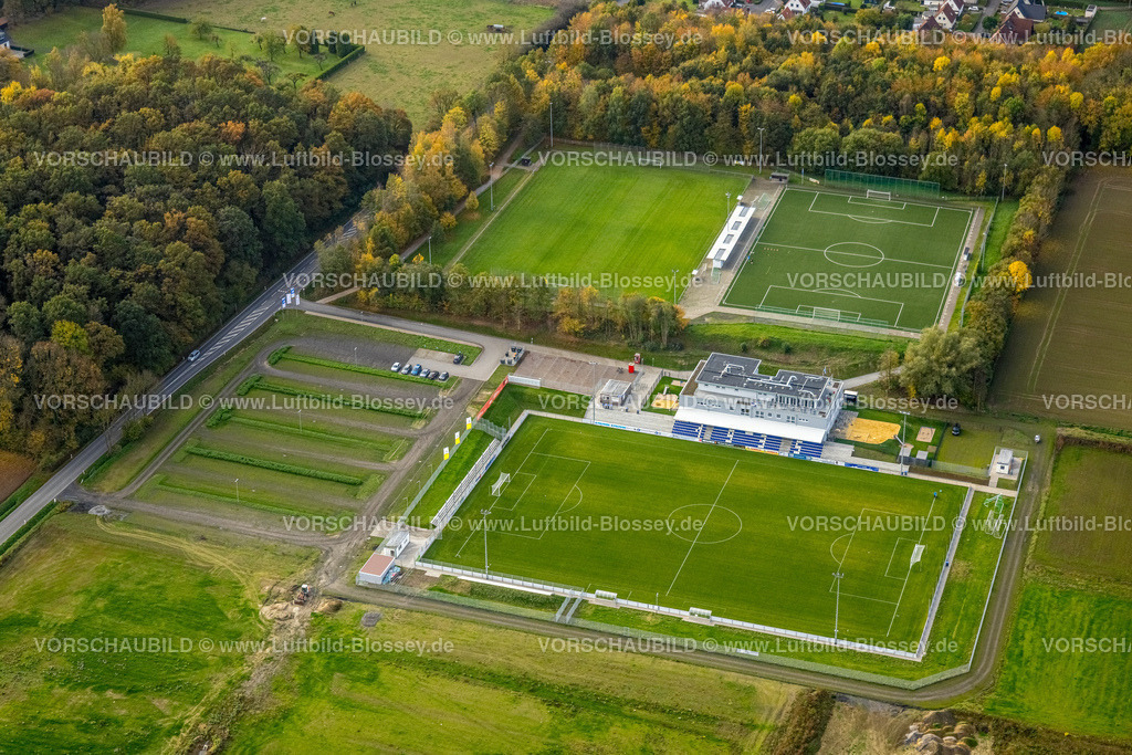 Hamm221012289 | Luftbild, Neubau Sportplatz mit Tribünen sowie Vereinsgebäude mit Sport-Kindertagesstätte, An der Lohschule, Rhynern, Hamm, Ruhrgebiet, Nordrhein-Westfalen, Deutschland