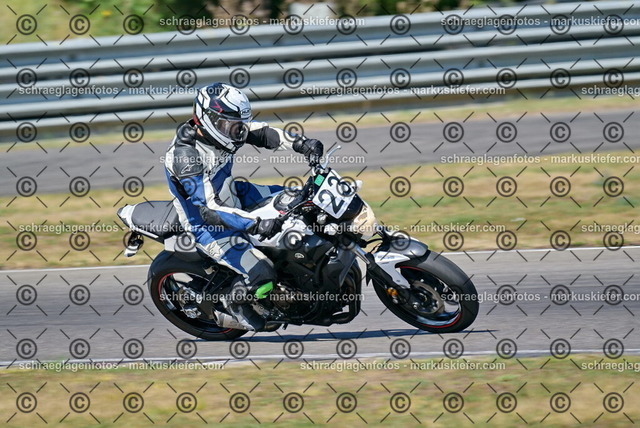 26bt04-0924 | markuskiefer.com - Realisiert mit Pictrs.com