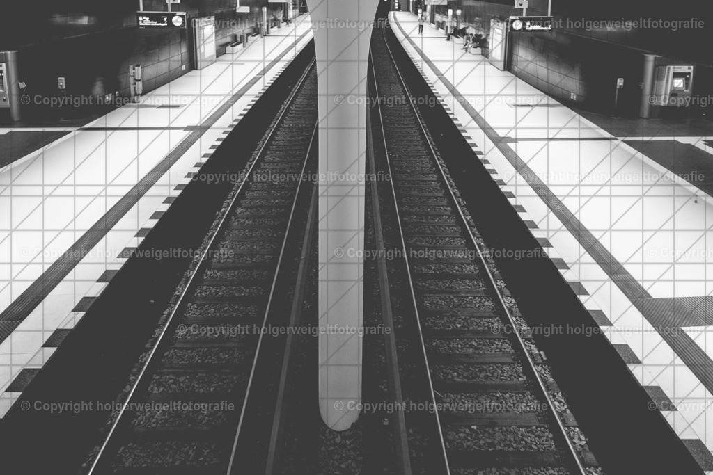 Underground | Kaufen sie online außergewöhnliche Fotografien auf Leinwand Acrylglas Fotoprint Aludibond von holgerweigeltfotografie - Realisiert mit Pictrs.com