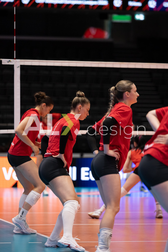 Georgia v Switzerland - CEV European League Women | KRIENS, SWITZERLAND - JUNE 12: Swiss Women warming up before the CEV European League match between Georgia and Switzerland at Pilatus Arena on June 12, 2026 in Kriens, Switzerland. - Realisiert mit Pictrs.com