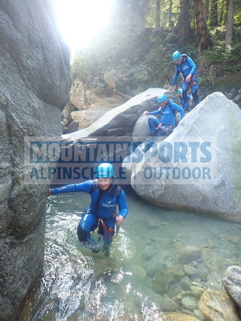 P1030055 | Bestelle die Bilder deines Berg- oder Wasser-Abenteuers mit Mountain Sports bequem von zu Hause aus direkt über unseren Online Fotoshop von pictrs.com. - Realisiert mit Pictrs.com