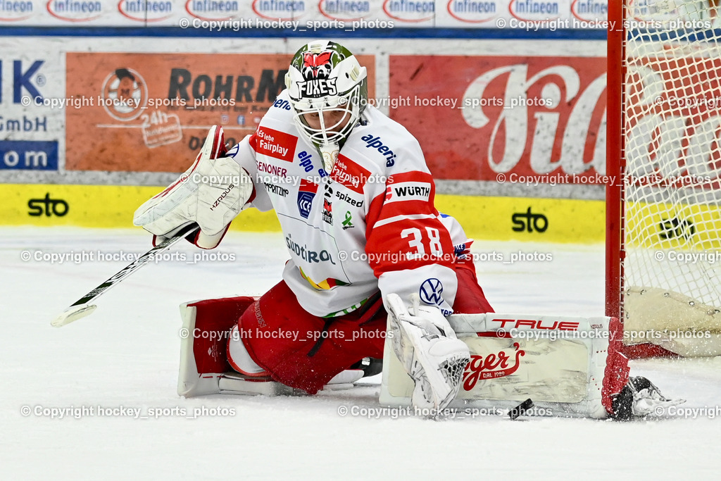 EC IDM WÄRMEPUMPEN VSV vs. HCB Südtirol Alperia | #38 Samuel Harvey HCB Südtirol Alperia, EC IDM WÄRMEPUMPEN VSV vs. HCB Südtirol Alperia, EC IDM WÄRMEPUMPEN VSV vs. HCB Südtirol Alperia am 28.12.2025 in Villach (Stadthalle Villach), Austria, (Photo by Bernd Stefan)