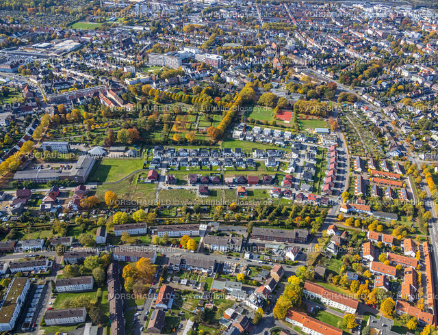 Hamm221003105 | Luftbild, Neubau Wohngebiet Auf dem Beisenkamp, Clementine-Röper-Straße, Eschenallee, Südenfriedhof, Beisenkamp-Gymnasium, Evang. Krankenhaus Hamm, Bäume in Herbstfarben, Mitte, Hamm, Ruhrgebiet, Nordrhein-Westfalen, Deutschland