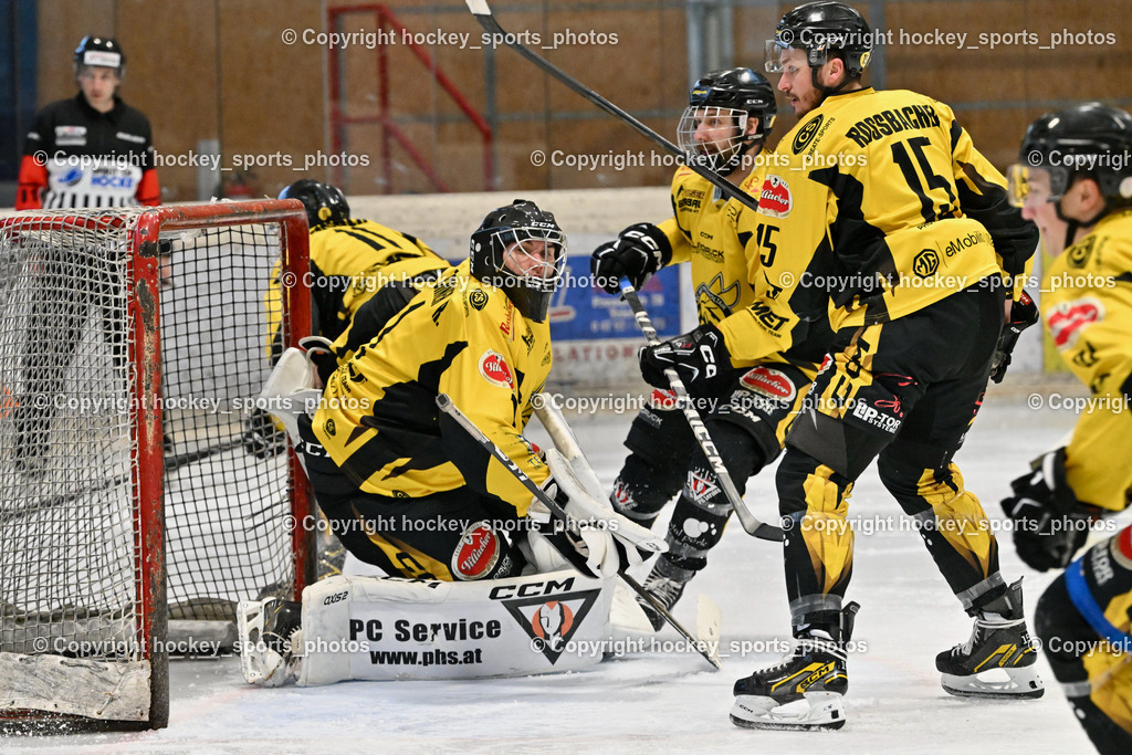 EC Hornets Spittal vs. USC Piraten Velden 18.2.2024 | #1 Zauchner Rene EC Hornets Spittal, #9 Essmann Kevin EC Hornets Spittal, #15 Rossbacher Daniel EC Hornets Spittal, EC Hornets Spittal vs. USC Piraten Velden 18.2.2024, EC Hornets Spittal vs. USC Piraten Velden 18.2.2024 am 18.02.2024 in Spittal an der Drau (Eissportzentrum Spittal), Austria, (Photo by Bernd Stefan)
