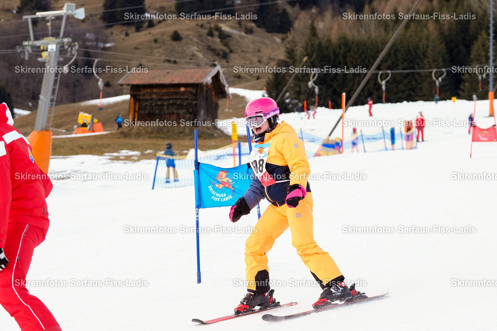 SRF_02.01.2026_1014 | Skirennfotos,Serfaus,Fiss,Ladis,Kinderskirennen,Winter,Tirol,Oberland,skirace,SFL,feelfree,weil wir's genießen,ski,Ski,skifahren,Sonnenplateau, - Realisiert mit Pictrs.com