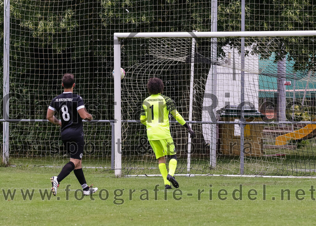 2023-07-02_084_SV_Walpertskirchen_II_gegen_FC_Herzogstadt_II | Walpertskirchen, Deutschland, 02.07.2023:
Fußball, A-Klasse 2023 / 2024, Testspiel, SV Walpertskirchen II gegen FC Herzogstadt II, Endergebnis: 2:0

Foto: Christian Riedel / fotografie-riedel.net