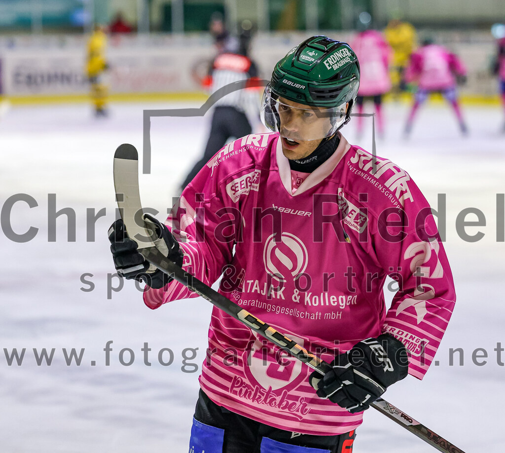 2025-10-28_052_TSV_Erding_gegen_Toelzer_Loewen | Erding, Deutschland, 28.10.2025:Eishockey, Oberliga Süd 2025 / 2026, 13. Spieltag, TSV Erding gegen Tölzer Löwen, Endergebnis: 2:5Mark Waldhausen (Erding Gladiators, #27)Foto: Christian Riedel / fotografie-riedel.net
