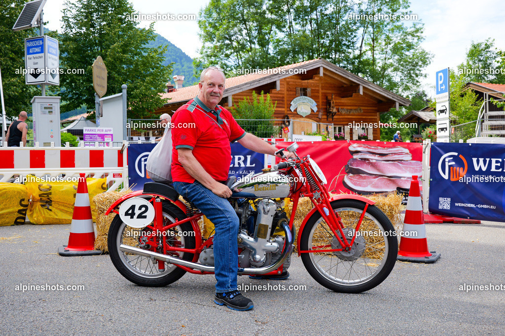 P1014593 | Erleben Sie atemberaubende, hochqualitative Fotos Ihrer Fahrt entlang der malerischen Alpenstraßen. Besuchen Sie alpineshots.com, um professionelle Aufnahmen Ihrer unvergesslichen Reise zu finden und zu kaufen - Realisiert mit Pictrs.com