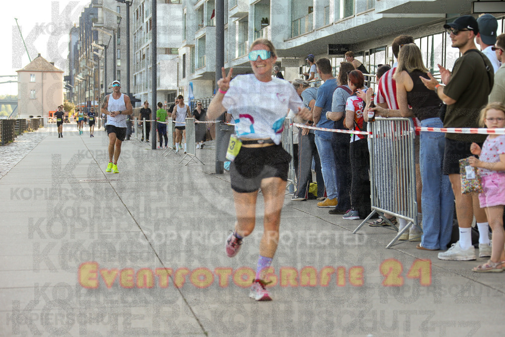 250920_1444_EX1_7414 | Sportfotografie im Rhein-Sieg Kreis, Köln, Bonn, NRW, Rheinland Pfalz, Hessen, etc. Unser Tätigkeitsfeld umfasst den Laufsport vom Volkslauf über den Marathon, Duathlon, Triathon bis zum Ultralauf wie Kölnpfad Ultra oder Schindertrail.