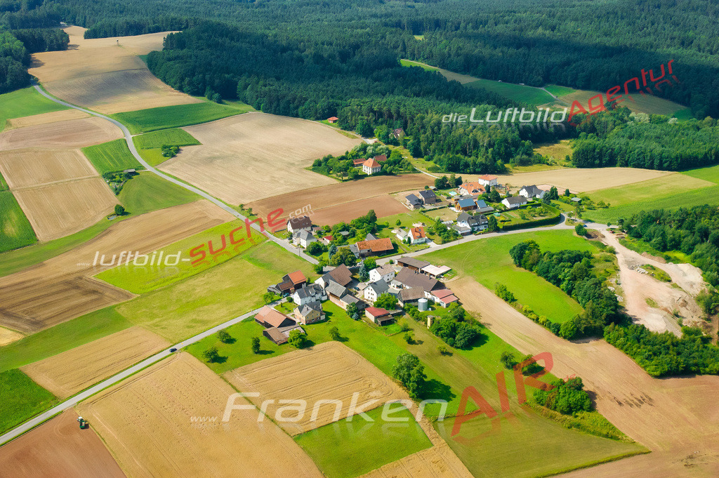 Luftbild von Forsthub Grub - Luftaufnahme wurde 2008 von https://frankenair.de mittels Flugzeug (keine Drohne) erstellt - die Geschenkidee