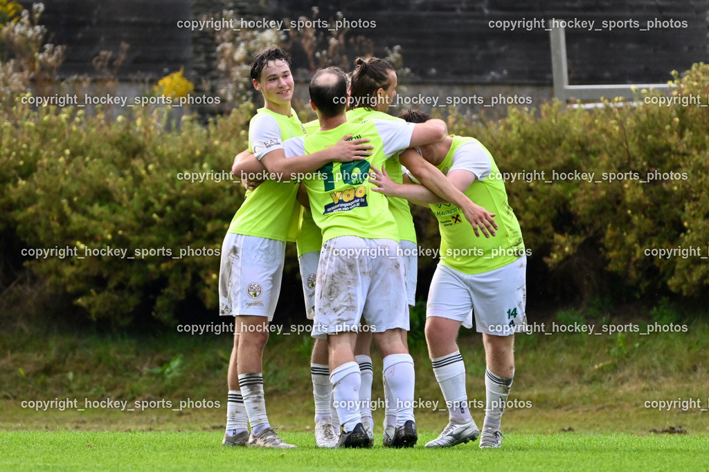 WSG Radenthein vs. SV Rapid Lienz | Jubel WSG Radenthein Mannschaft, #3 Max Unterwandling WSG Radenthein, #10 Markus Steinwender WSG Radenthein, #16 Patrick Markus Unterlerchner WSG Radenthein, WSG Radenthein vs. SV Rapid Lienz, WSG Radenthein vs. SV Rapid Lienz am 30.08.2025 in Radenthein (Sportplatz Radenthein), Austria, (Photo by Bernd Stefan)