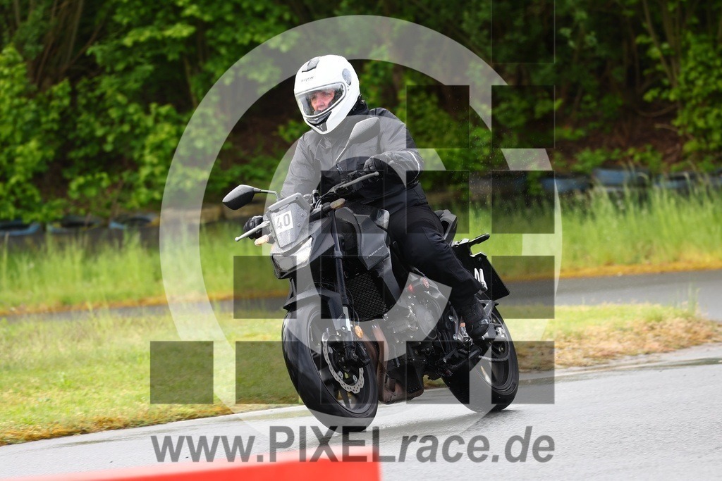 0040-20260512_00719 | Schöne Erinnerungen an spannende Momente - das festzuhalten ist unser Job. PIXELrace.de ist seit 2003 auf den Rennstrecken Europas unterwegs um die Action draußen beim Fahren und die wunderbare Stimmung imm Fahrerlager für euch einzufangen.