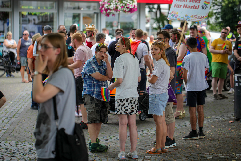 CSD_Moers_190725_009 | Bildergalerie von Sport-Ereignissen aber auch von weiteren spannenden Dingen - nicht nur vom Niederrhein. In Anlehnung an den bekannten Spruch von Hanns Dieter Hüsch heißt das Motto: "Niederrhein ist überall".  - Realisiert mit Pictrs.com