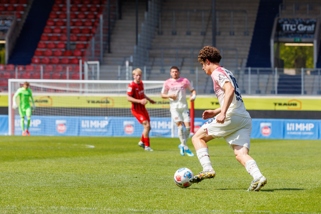 20260503-U19_FCH-LEV_079 | 1.FC Heidenheim 1846 vs. Bayer 04 Leverkusen, Fußball, U19, A-Junioren, NWL, U19-DFB-Nachwuchsliga, 2025/2026, Achtelfinale, 03.05.2026 in Heidenheim, Voith Arena(Foto: Michael Bulling) - Realisiert mit Pictrs.com