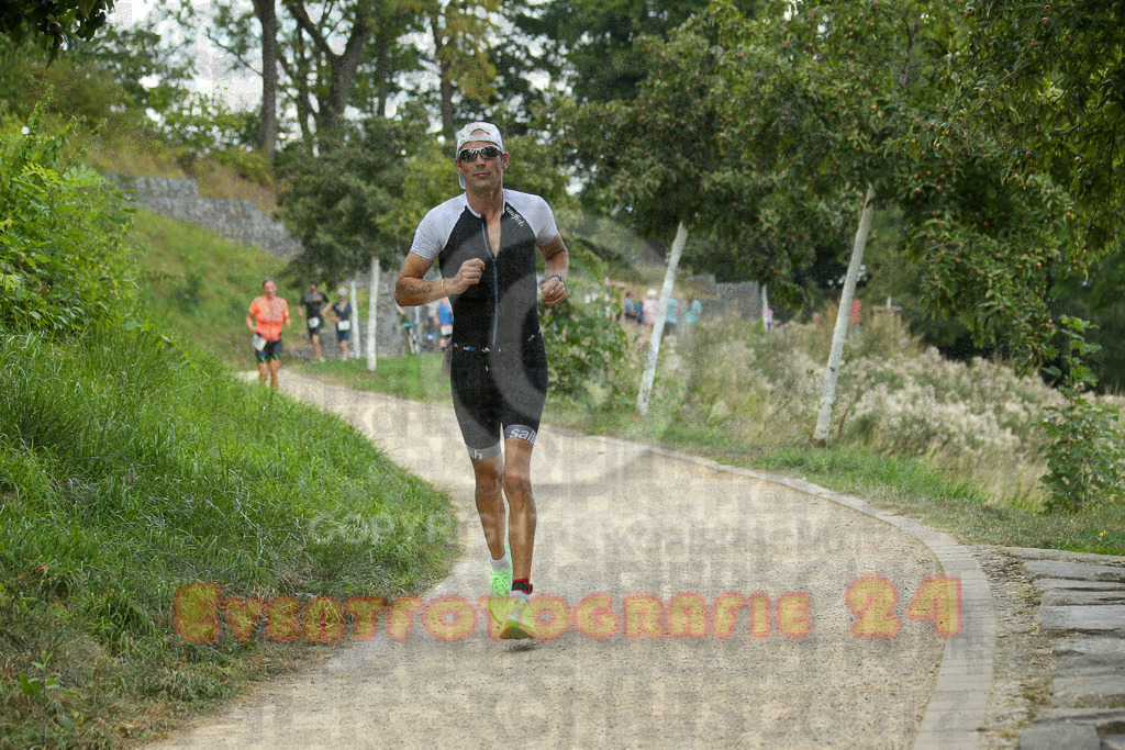 250824_1401_EX1_4646 | Sportfotografie im Rhein-Sieg Kreis, Köln, Bonn, NRW, Rheinland Pfalz, Hessen, etc. Unser Tätigkeitsfeld umfasst den Laufsport vom Volkslauf über den Marathon, Duathlon, Triathon bis zum Ultralauf wie Kölnpfad Ultra oder Schindertrail.