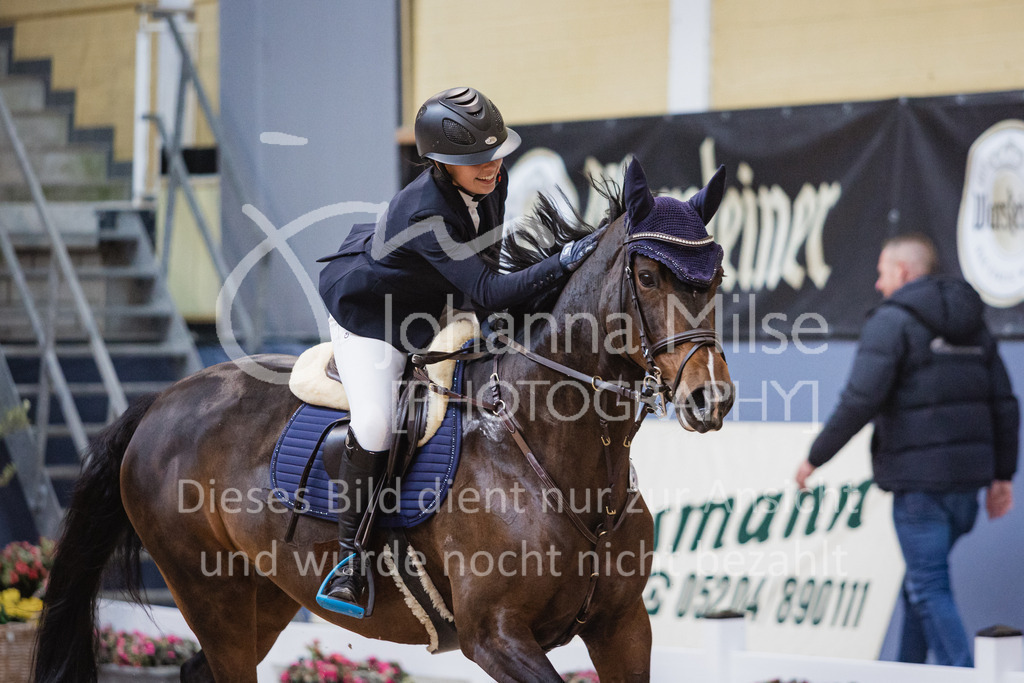 221023_Warstein_S1-Spr-323 | Deine schönsten Turniermomente als professionelle Fotos! Entdecke hochwertige Pferdesport-Fotografie im Online-Shop. Jetzt Fotos finden & bestellen!