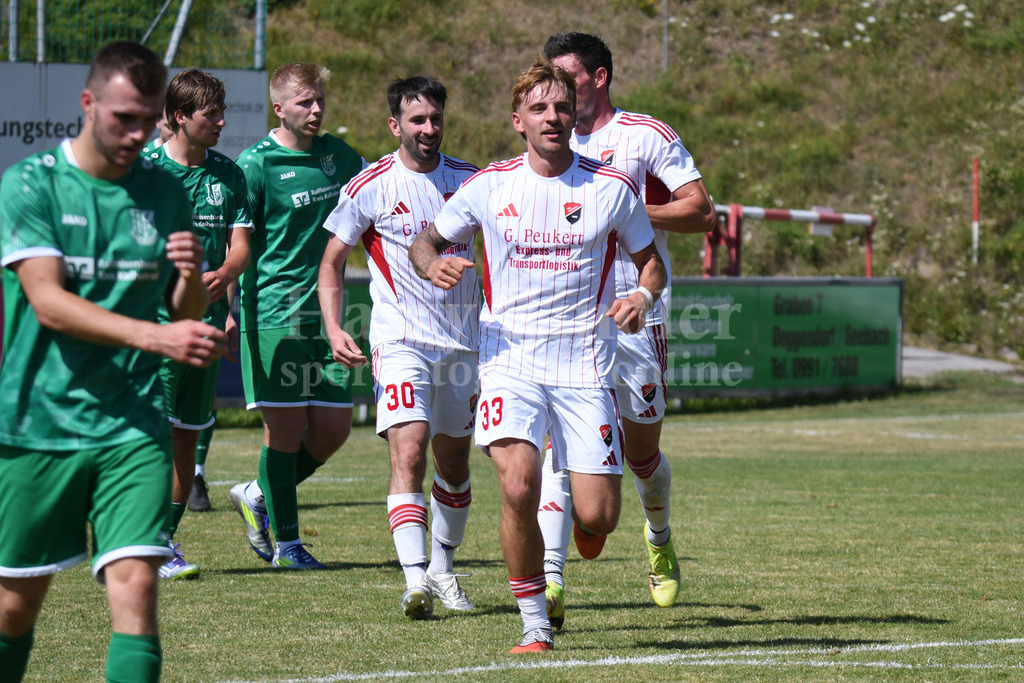 TSV Seebach : TSV Bad Abbach | Torschütze zum 1:0 Heimsieg Marius Weiderer  (TSV Seebach #33) - Realisiert mit Pictrs.com