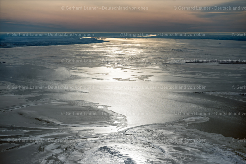 4044437 | winterliche Wattenmeerlanfschaft mit Blick in Richtung Bremerhaven,  Nationalpark Niedersächsisches Wattenmeer