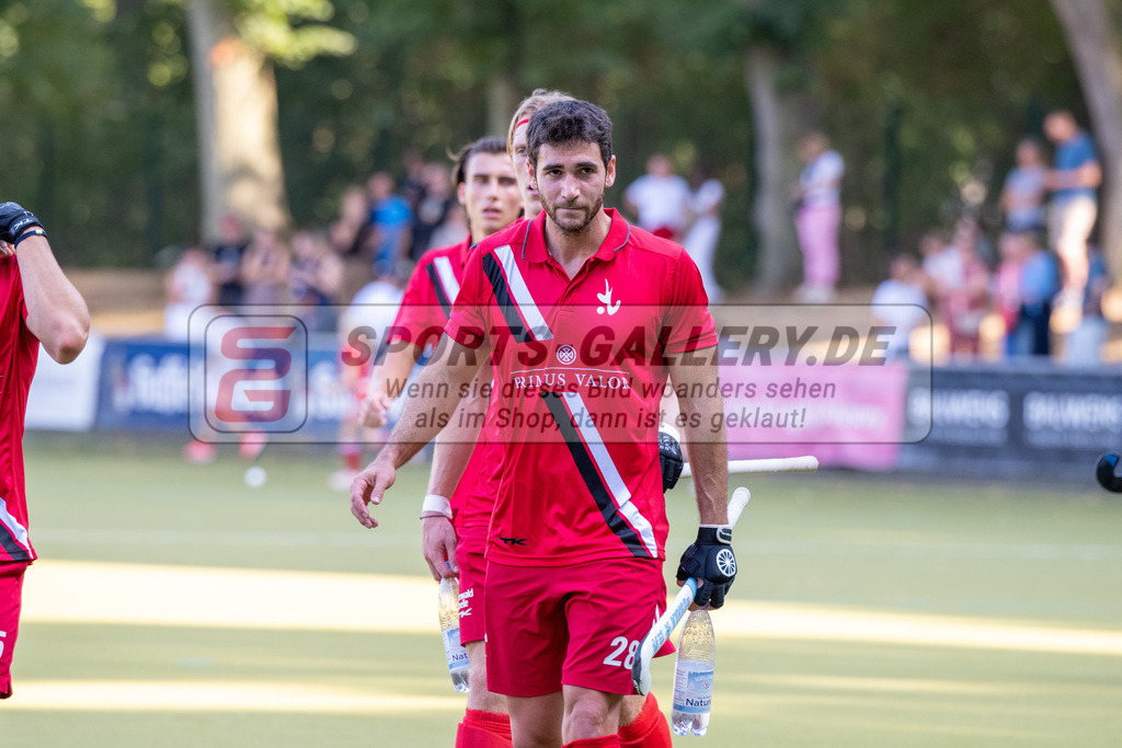 SFE_20220903_0095 | Leandro Tolini ( TSV Mannheim #28 )  ; 1. Bundesliga Hockey Herren Rot-Weiss Köln - TSV Mannheim am 03.09.2022 in Köln (KTHC Stadion Rot-Weiss Köln Tennis and Hockey Club), Photo: Stephan Fehrmann 2022 (Sports-Gallery)