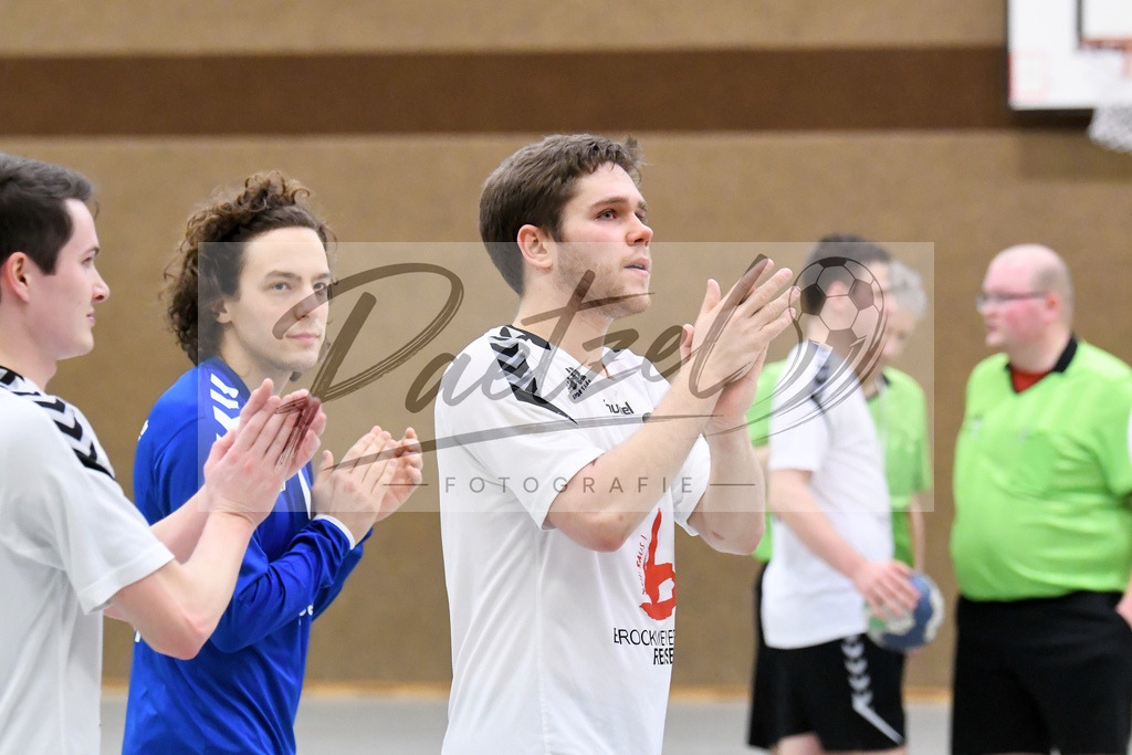 20200125_TEURWD_0078 | Handball, Herren:   beim Spiel der Landesklasse Süd zwischen SG Teuto Handball vs. RW Damme am 25.01.2020 in der Sporthalle-Gellenbeck in Hagen a.T.W., Deutschland.(Foto von Nico Paetzel) - Realisiert mit Pictrs.com
