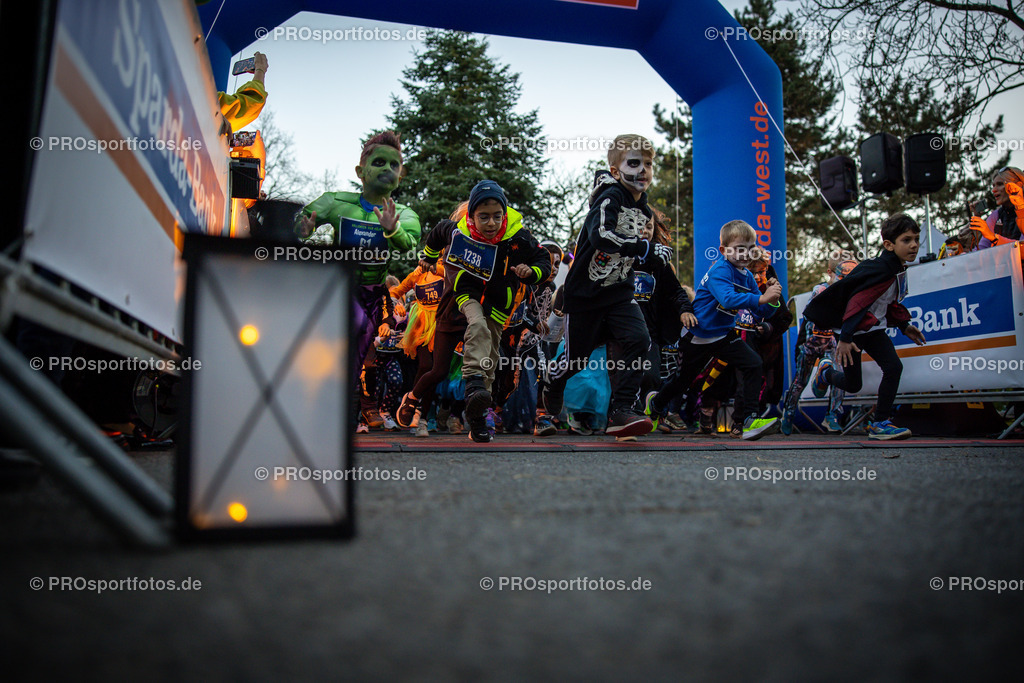 Halloween Run 2024 in Koeln, 31.10.2024 | Impressionen vom Halloween Run 2024 am 31.10.2024 in Koeln (Forstbotanischer Garten Rodenkirchen). Foto: BEAUTIFUL SPORTS/Axel Kohring