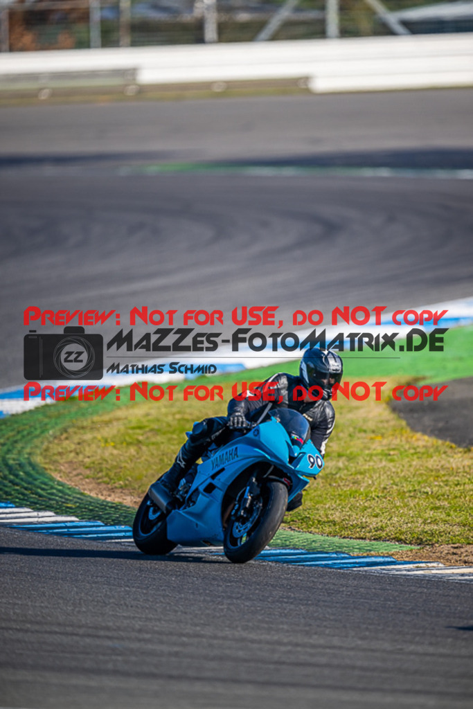 MaZZes_FotoMatrix_230410_0759 | ROT