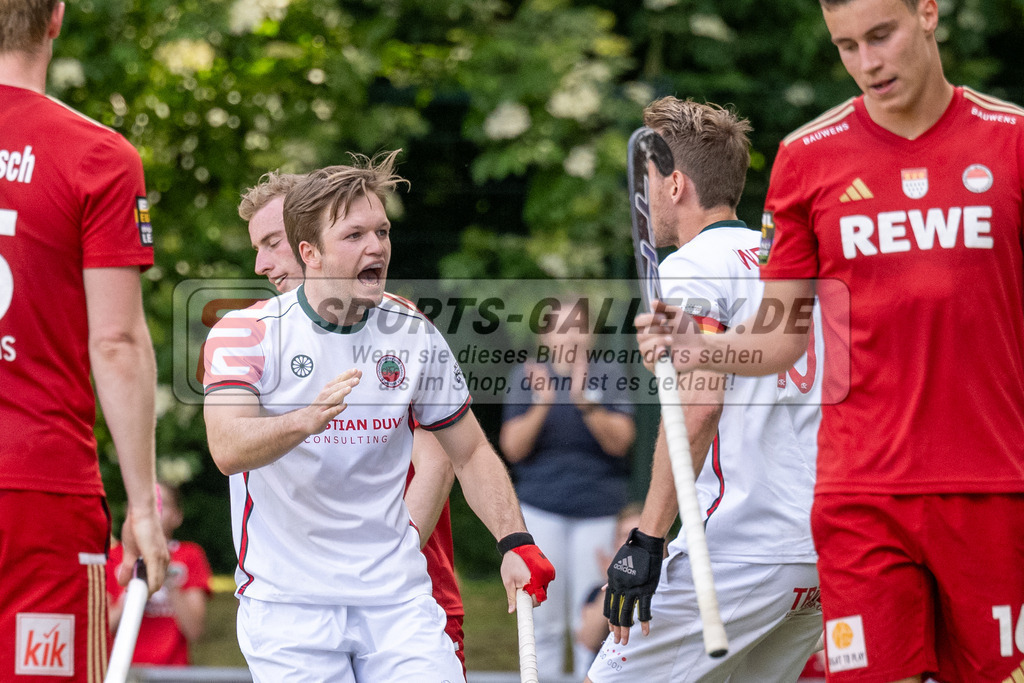 SFE_20240511_0114 | Krefeld, Deutschland, 11.05.2024: Elias Friedrich (Crefelder HTC) Niklas Wellen (Crefelder HTC) in Aktion waehrend des Spiels der Feldhockey 1. Bundesliga Herren zwischen Crefelder HTC - Rot Weiss Köln im Gerd-Wellen-Hockeyanlage am 11.05.2024 in Krefeld, Deutschland. (Foto von Stephan Fehrmann)

Krefeld, Germany, 11.05.2024: Elias Friedrich (Crefelder HTC) Niklas Wellen (Crefelder HTC) in action during the game of Feldhockey 1. Bundesliga Herren between Crefelder HTC - Rot Weiss Köln in Gerd-Wellen-Hockeyanlage at 11.05.2024 in Krefeld, Deutschland. (Foto from Stephan Fehrmann)