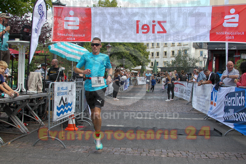 250824_1252_EV4_9601 | Sportfotografie im Rhein-Sieg Kreis, Köln, Bonn, NRW, Rheinland Pfalz, Hessen, etc. Unser Tätigkeitsfeld umfasst den Laufsport vom Volkslauf über den Marathon, Duathlon, Triathon bis zum Ultralauf wie Kölnpfad Ultra oder Schindertrail.