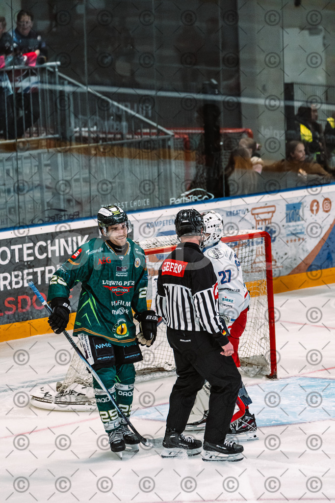 Alligators_vs_Selb_13_09_2026-32 | Die Fotogalerie von Daddel: professionelle Bilder von Sport, Events und Unternehmen aus Franken. Jetzt Galerien durchstöbern und Lieblingsfotos bestellen. - Realisiert mit Pictrs.com