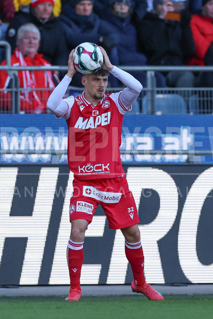 Grazer AK 1902 vs FC Red Bull Salzburg – Austrian Bundesliga | Graz, Austria, 15.Feb.26 - SOCCER - ADMIRAL Bundesliga, Grazer AK 1902 vs FC Red Bull Salzburg. The image shows Leon Klassen (GAK).